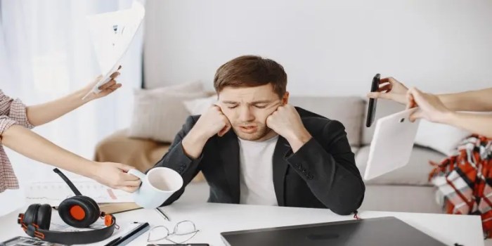 Paperwork berkas kantor overwhelmed menumpuk kerja meja tumpukan membuat simpel atasi terselip agar hilang presentasi begini efektif caranya rimma rapi Wellness di Tempat Kerja: Tips Simpel agar Tidak Stres