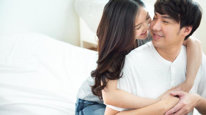 4 Tips Memiliki Keintiman Fisik yang Sehat dengan Pasangan ... Gaya Bercinta yang Sehat secara Fisik dan Emosional