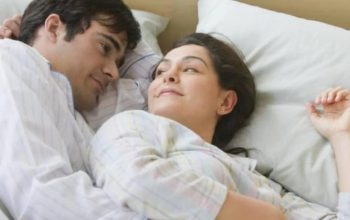 11 Gaya Bercinta untuk Menambah Keintiman di Ranjang | Hello Sehat