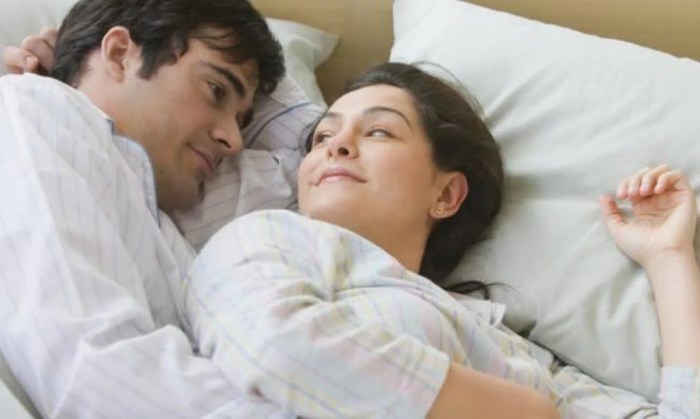 11 Gaya Bercinta untuk Menambah Keintiman di Ranjang | Hello Sehat 11 Gaya Bercinta untuk Menambah Keintiman di Ranjang | Hello Sehat
