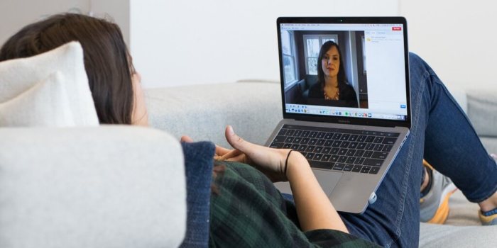 Anak Muda Lawan Kecemasan Lewat Konseling Online