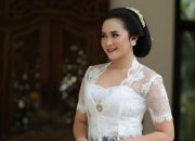 10 Model Kebaya Klasik Lengan Pendek Kombinasi Batik dengan Gaya Modern Anggun