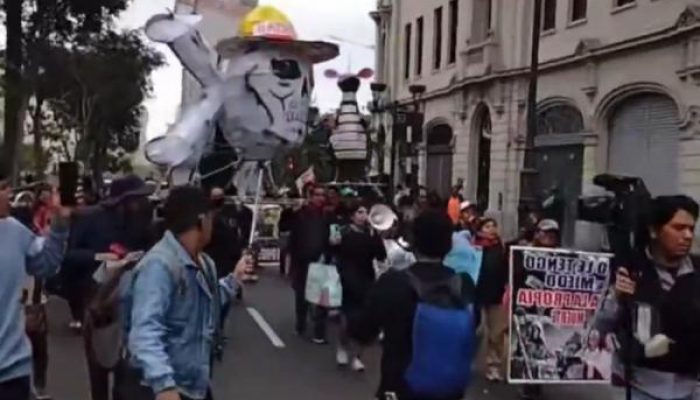 Bendera One Piece Berkibar di Demo Gen Z Peru Protes tentang Sistem Pensiun