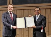 Menbud Fadli Zon Terima Kembali Fosil Manusia Purba dari Belanda