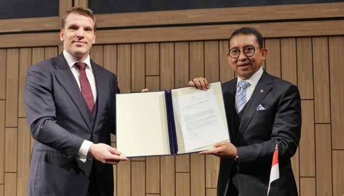 Menbud Fadli Zon Terima Kembali Fosil Manusia Purba dari Belanda