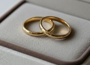 7 Model Cincin Emas 4 Gram Cocok untuk Bekerja di Kantor dan Tampil Profesional