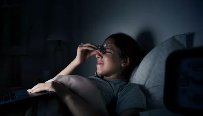 Tersadar Tengah Malam dan Tidak Bisa Tidur? Waspadai Gangguan Insomnia!