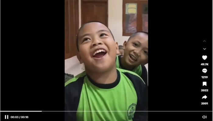 Video Bocah Terompet dari Indonesia Viral di Manchester United dan Liverpool