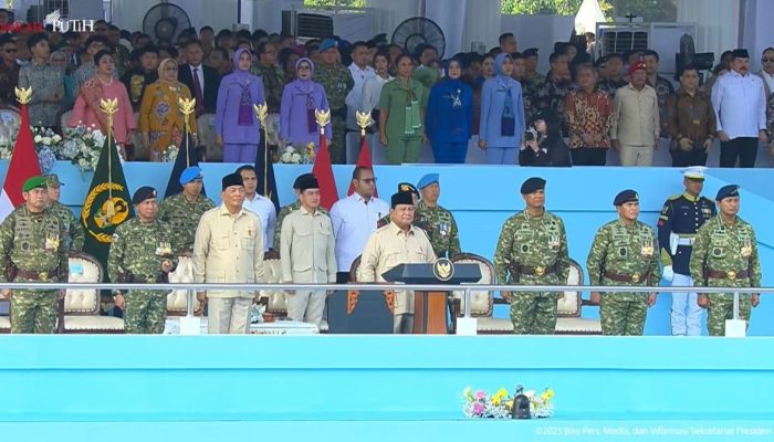 Distribusi Bertahap Seragam Loreng Baru TNI ke Seluruh Prajurit