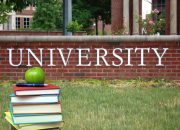 Foto Ijazah Perlu Menggunakan Jas atau Tidak?