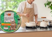 Mahasiswa China Makan Makanan Kucing Demi Menghemat Pengeluaran