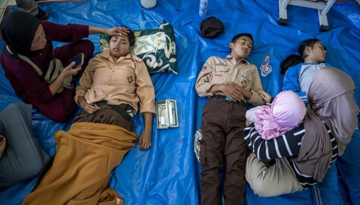 Siswa SMPN 1 Cisarua Diduga Keracunan, 56 Orang Dilarikan ke Rumah Sakit