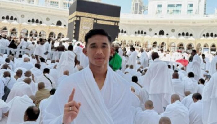 Momen Haru Rizky Ridho di Ka’Bah Doa Khusus untuk Timnas Indonesia Piala Dunia 2026