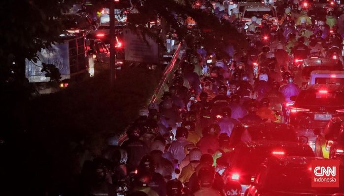 Jakarta Terjebak Macet, Kendaraan Hampir Tidak Bergerak