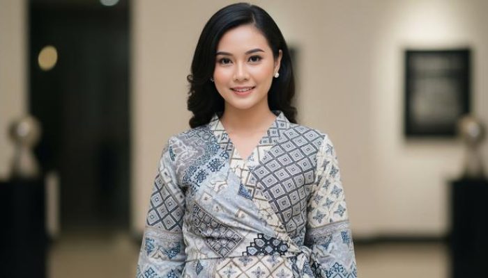7 Model Atasan Batik Mudah Dipadukan untuk Kerja dan Acara Keluarga tanpa Ganti Outfit