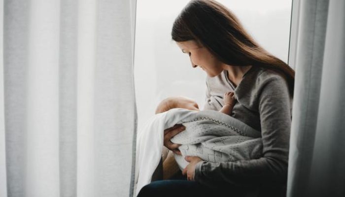 4 Posisi Menyusui yang Harus Dihindari untuk Calon Ibu