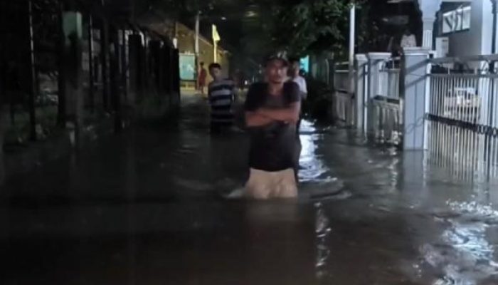 Banjir Melanda 3 Kecamatan di Cirebon, Ketinggian Air Capai 1,5 Meter