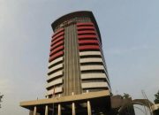 KPK Serahkan 2 Tersangka OTT Banten ke Kejagung, Termasuk Seorang Jaksa