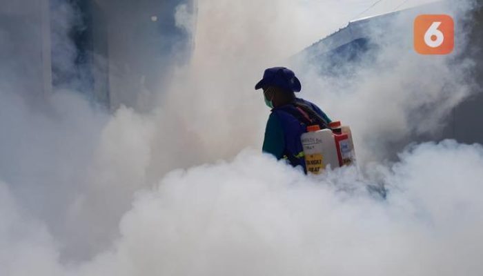 Cegah DBD, Huntara Aceh Tamiang Melakukan Fogging