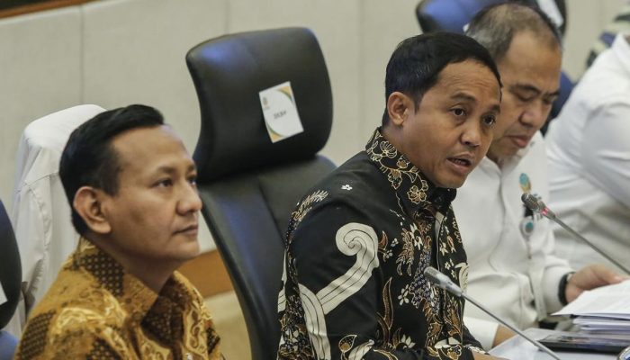 Menteri Kehutanan Minta Tambahan 21 Ribu Polisi Hutan kepada DPR