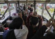 Kronologi Dua Pria Melakukan Masturbasi di TransJakarta Menurut Polisi