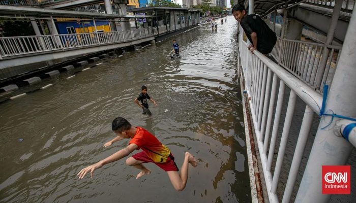 37 RT dan 12 Jalan Masih Diterpa Banjir