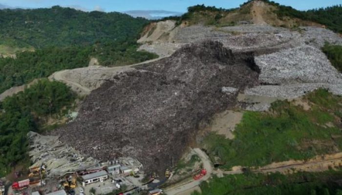 Gunung Sampah Longsor, 6 Tewas dan 30 Lainnya Hilang