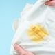 9 Cara Mengatasi Noda Kuning di Baju Putih Agar Kembali Bersih dan Kinclong