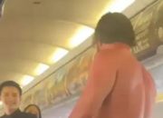 Penumpang Pesawat Nekat Lepas Pakaian Menjadi Viral
