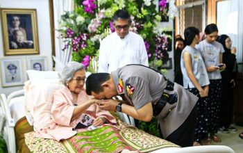 Kapolri Berduka Eyang Meri Hoegeng Meninggal Dunia Sebagai Inspirasi Nyata